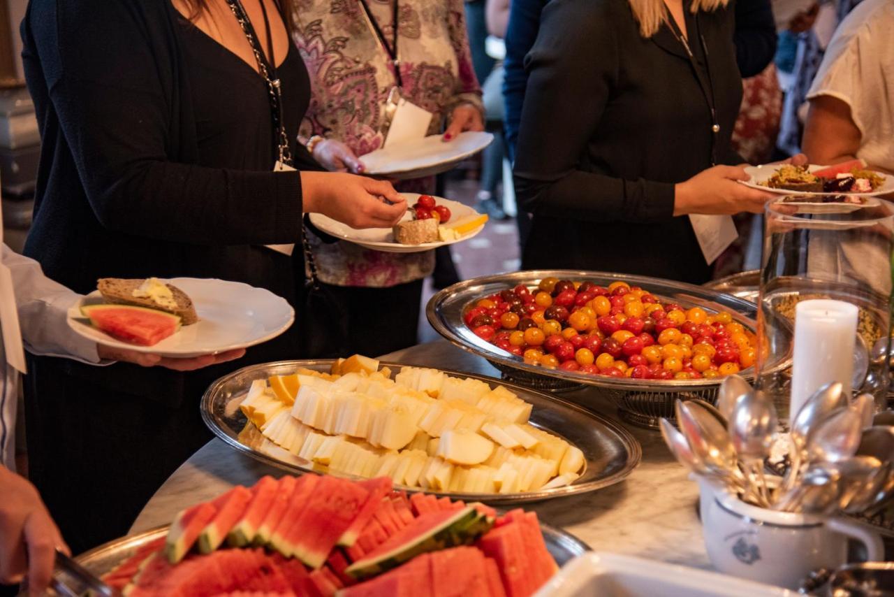 First Hotel Statt Oernskoeldsvik Luaran gambar