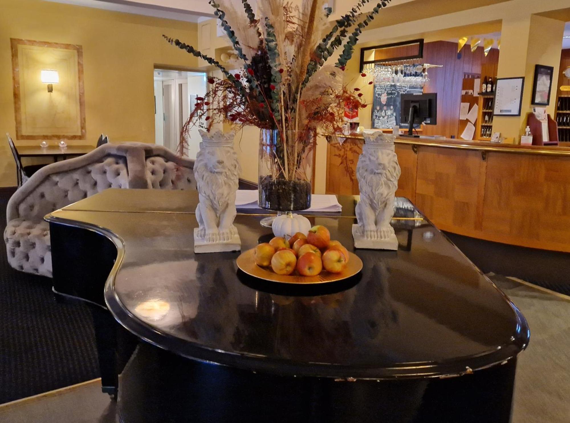First Hotel Statt Oernskoeldsvik Luaran gambar