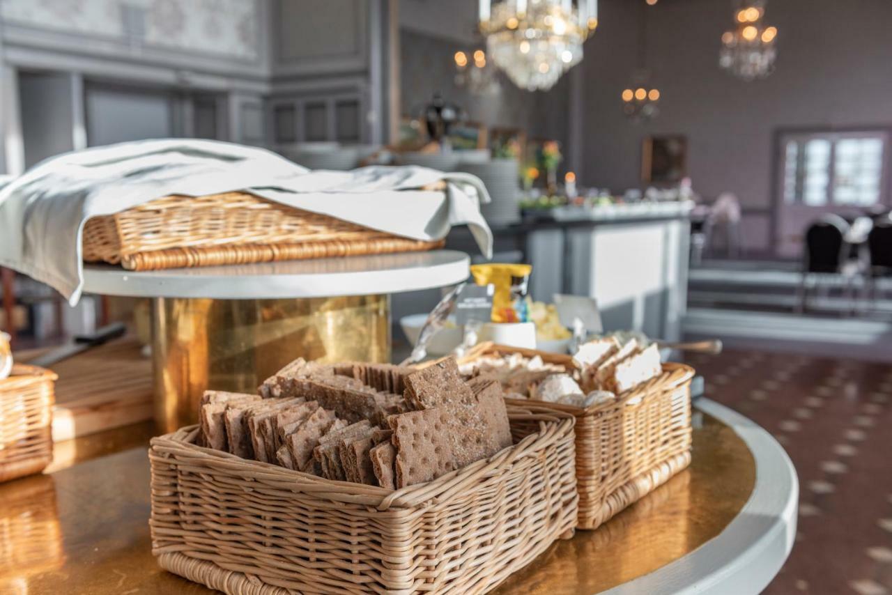First Hotel Statt Oernskoeldsvik Luaran gambar